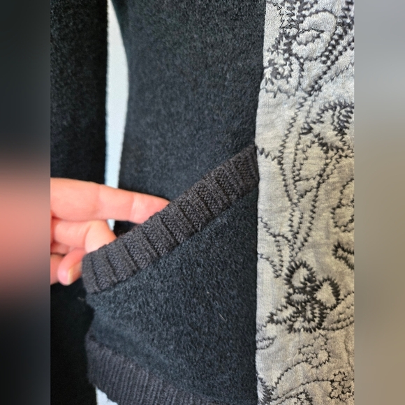 KNITTED & KNOTTED ANTHROPOLOGIE NWT Floral Embroidered Black/Gray Sweater Jacket - Picture 3 of 16